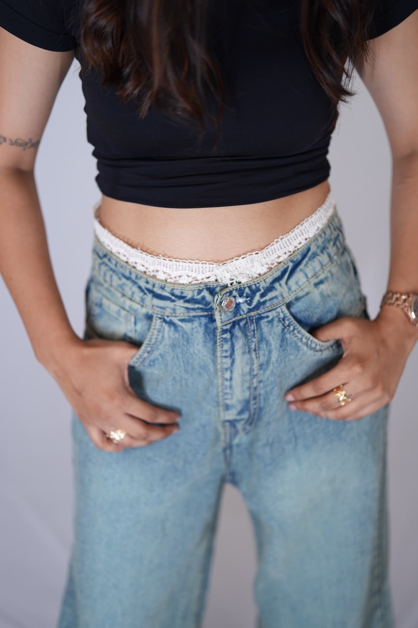 Light-wash denim, waistband detail